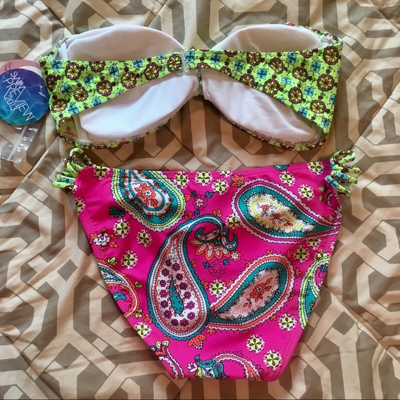 ⭐️SALE NWT Bright Patterned Swim Suit Set - Picture 4 of 7